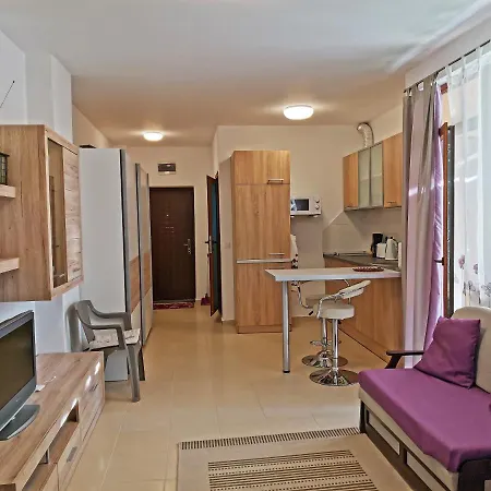 светлая новая студия в Apartament *
