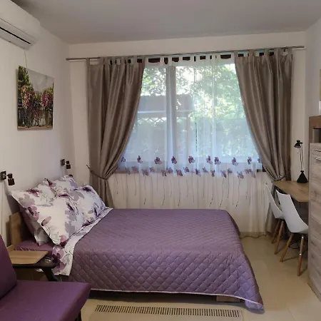 Apartamento светлая новая студия в *